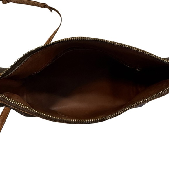 Louis Vuitton Medium Size Crossbody Shoulder Bag - Picture 8 of 10